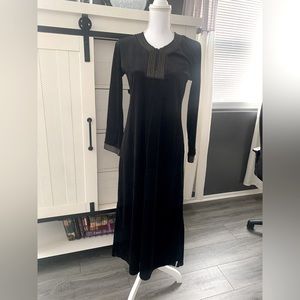 Jones New York long lounging gown.